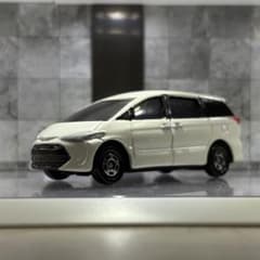塗装品　トミカトヨタエスティマ　ホワイトパールクリスタルシャインのサムネイル