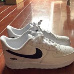 Supreme × エア フォース 1 LOWのサムネイル