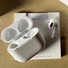 AirPods4 右耳なし 外箱付き 左イヤホン ケース付　ノイキャン非搭載のサムネイル