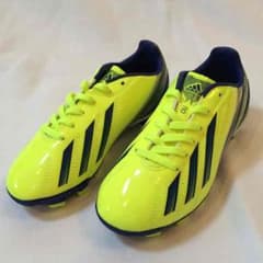 新品未使用 アディダス Jrサッカースパイク 20cmのサムネイル