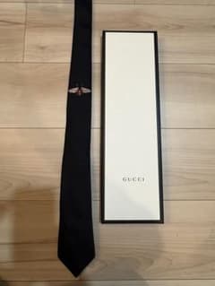 GUCCI ネクタイ 蜂 刺繍 ブラックのサムネイル