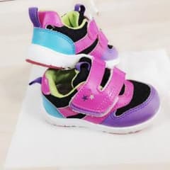 カラフルスニーカーのサムネイル