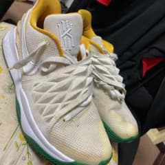 NIKE カイリーLow 1のサムネイル