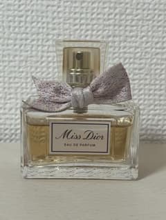 Miss Dior ミス ディオール オードゥ パルファン 30mLのサムネイル