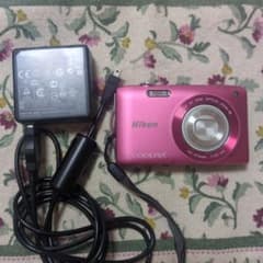 Nikon COOLPIX ピンク デジタルカメラのサムネイル