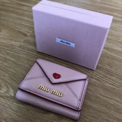 miu miu レディース財布のサムネイル