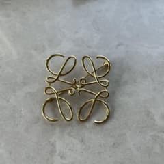 LOEWE ゴールド リボンモチーフ ブローチ LOEWE [新品/ラッピング済] ロエベ ブローチ アナグラム