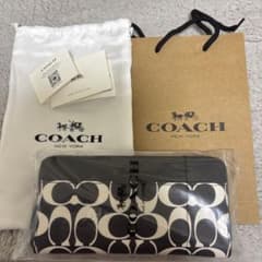 COACH 長財布 ブラック/ホワイト シグネチャー　今週まで出品です。のサムネイル