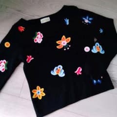 ジュンコシマダ　刺繍カシミヤセーター　黒のサムネイル