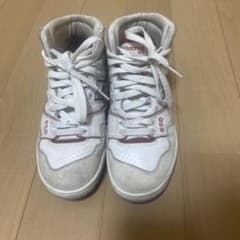 New Balance 650 ホワイト/レッド スニーカーのサムネイル