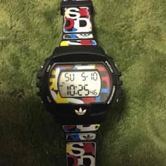 adidas 時計のサムネイル