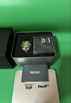 Seiko5 SportsxHUF LimitedEdition SBSA323のサムネイル
