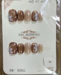 【まとめ買い値引き】ネイルチップ ブラウン 花 マグネット ラメのサムネイル