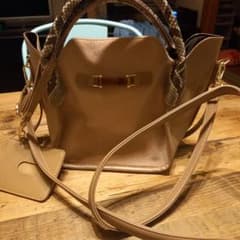 ショルダーバッグのサムネイル