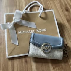 MICHAEL KORS☆水色と白のキーケースのサムネイル
