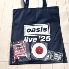 oasis live '25 VIPグッズセット　オアシスのサムネイル