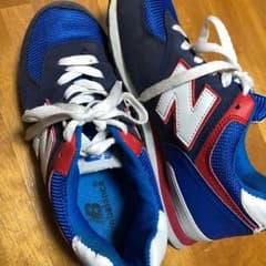 スニーカーのサムネイル