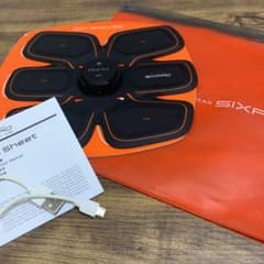 シックスパッド 本体と充電コードのサムネイル