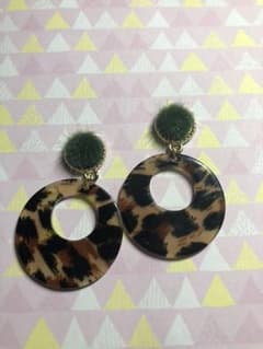 ハンドメイドピアス、イヤリングのサムネイル
