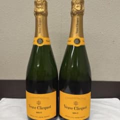Veuve Clicquot Brut シャンパン 750ml 2本セット - メルカリ