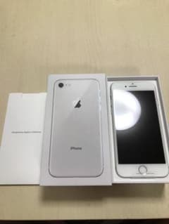 iPhone8 Silver64GB Softbank (simロック解除済み)のサムネイル