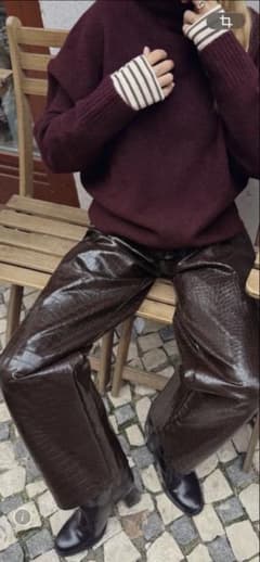 zara アニマル柄エンボスフェイクレザーストレートパンツ Sサイズのサムネイル