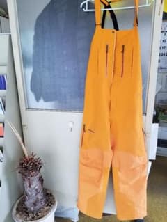 Patagonia ビブパンツ S 美品　オレンジのサムネイル
