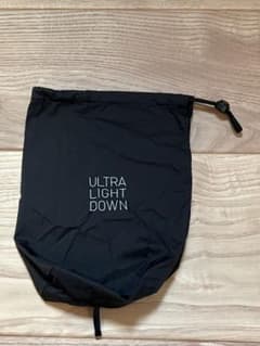 UNIQLO ULTRA LIGHT DOWN 収納袋 ブラックのサムネイル