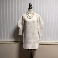★ADORE  パフスリーブ バルキーニットワンピース ホワイト★のサムネイル