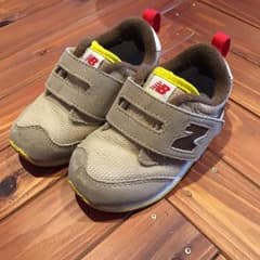 ニューバランス 13.5㎝ ベージュのサムネイル