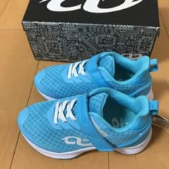 スニーカー 19センチ キッズのサムネイル