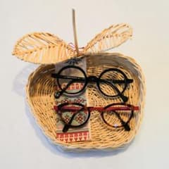 【最終値下げ】籐小物入れバスケット ハンドメイド　りんご　アクセサリートレーのサムネイル