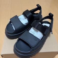 UGG W GOLDENGLOW スポーツサンダル ブラックのサムネイル