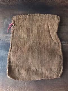 古シナ布　科布　襤褸 東北地方 大正時代 古袋 しな布　31cm x 39cm 古シナ布 科布 襤褸 東北地方 大正時代 古袋 しな布 31cm x 39cm