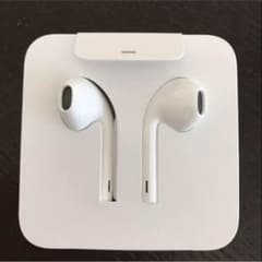純正品 apple iPhone7付属 ライトニングイヤホン 未使用品のサムネイル