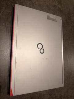 Fujitsu LIFEBOOK ノートPCのサムネイル