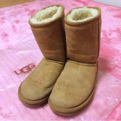 UGGムートンブーツのサムネイル