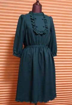 Cookieさま専用⭐「新品」深いグリーンのワンピース⭐のサムネイル