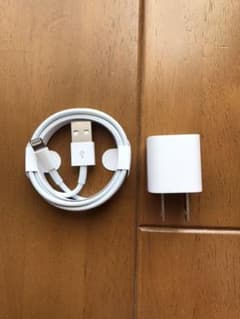 iPhone 充電器 純正品【新品・未使用】のサムネイル