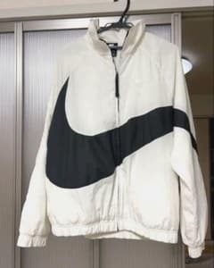 セール中 ナイキ NIKE ナイロンジャケット スポーツウェアのサムネイル
