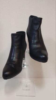【新品•未使用】MODE ET JACOMO ブーティ ブラック 23.5cmのサムネイル
