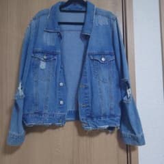 ダメージ加工 デニムジャケット ライトブルー - メルカリ