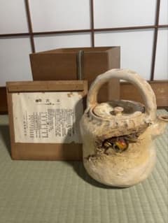 二六焼（にろくやき）天神蟹彫の急須 二六焼（にろくやき）天神蟹彫の急須 - メルカリ