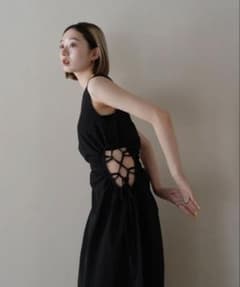 ［uenui］waist side hole one pieceのサムネイル