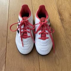 アディダス  サッカーシューズ　トレーニング シューズ　18cmのサムネイル