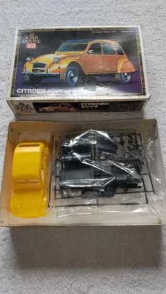 1/24 イマイ シトロエン 2CV6 プラモデル
