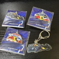 レッドブル　アクリルキーホルダー　4点セットのサムネイル