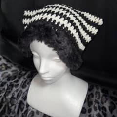 【在庫処分SALE】ハンドメイド 猫耳ニット帽 BLACK×Whiteのサムネイル
