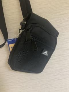adidas アディダス　ショルダーバッグ　新品のサムネイル