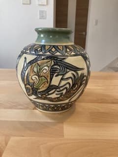 【美品】やちむん 壺屋焼 魚紋 壺（大） 刻印「秀」あり 縁起物 美品】やちむん 壺屋焼 魚紋 壺（大） 刻印「秀」あり 縁起物 - メルカリ